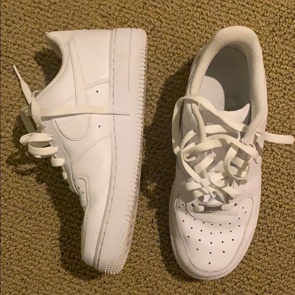 Nike Air Force 1s ‘07 size 8 women’s